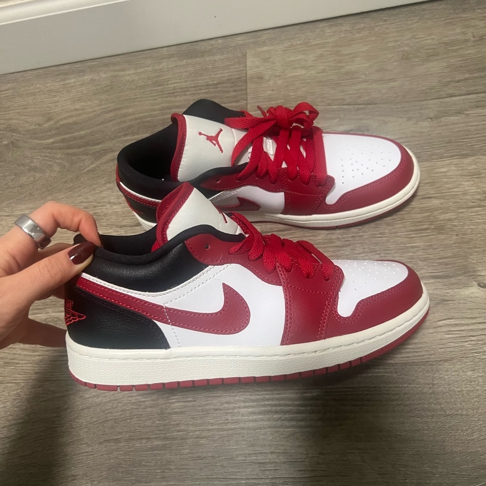 Nike Women’s Jordan 1 low